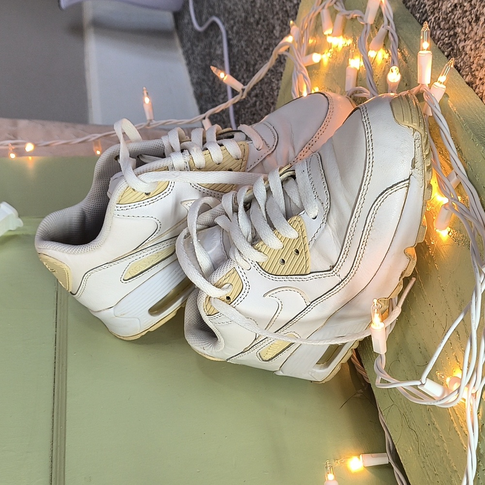 Women's Nike Air Max 90 White And Ivory All Leather Sneaker Youth 5.5 W 7